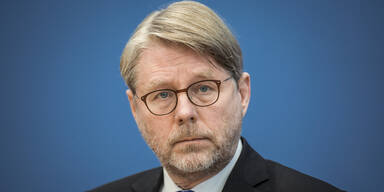 Migrations-Hammer: Schafft Deutschland  jetzt das Asyl-Recht ab?