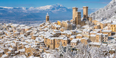 Schneechaos in Italien: G&auml;ste sa&szlig;en in Hotel fest