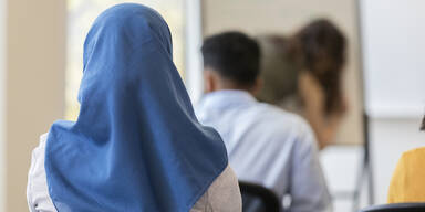 Schwarz-Blau fordert Kopftuchverbot f&uuml;r M&auml;dchen