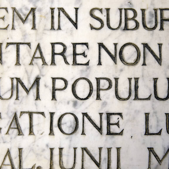 Pro & Contra: Promis gegen Kürzungen von Lateinstunden