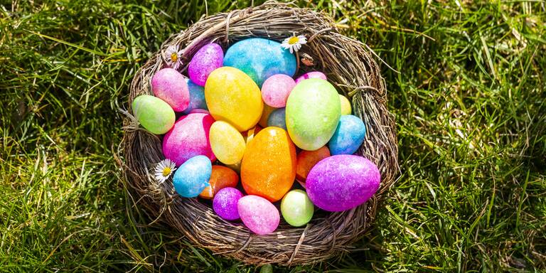 Ostern: Warum wir heutzutage eigentlich bunte Eier suchen