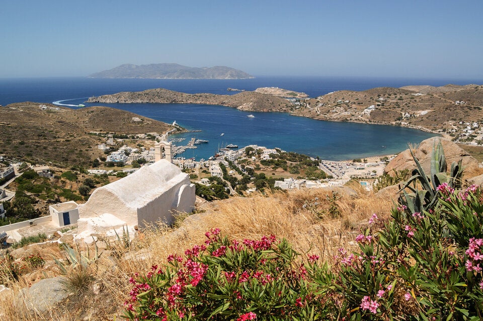 Statt Mykonos: Diese griechische Insel ist genauso schön, weniger überlaufen & viel günstiger