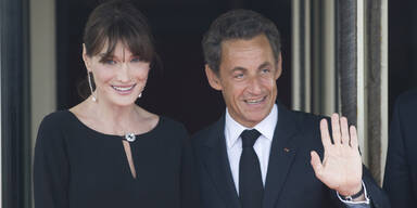 Mit diesem Foto sorgen Sarkozy und Bruni f&uuml;r Hohn im Netz