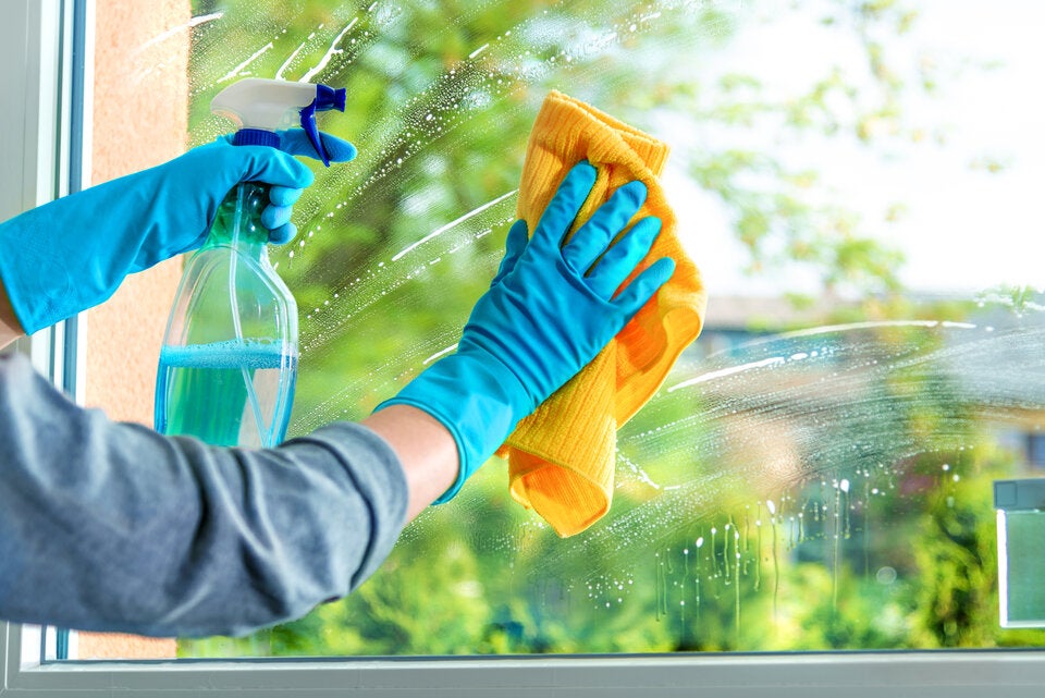 Hacks fürs Fensterputzen: So schnell waren Ihre Fenster noch nie sauber!