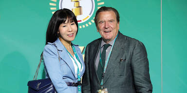 Ex-Kanzler Schr&ouml;der klagt Ex-Frau