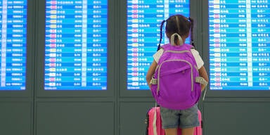 Familie fliegt in den Urlaub &ndash; Tochter (14) muss zur&uuml;ckbleiben