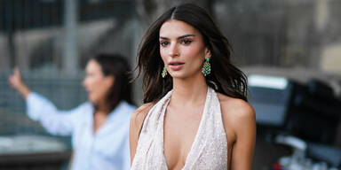 Emily Ratajkowski feiert Geburtstag - samt Sohn und sexy Lederkleid