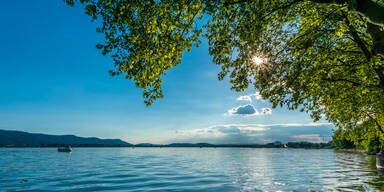 Der beliebte Bodensee ist ein 63 km langer See im Alpenvorland zwischen Deutschland, Österreich und der Schweiz.