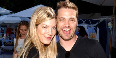 Tori Spelling & Jason Priestley