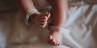 Horror: Corona löschte ganze Familie aus - nur Baby überlebte