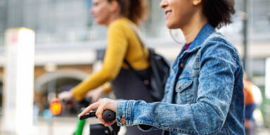 Scooterfahren ist in der Landeshauptstadt sehr beliebt.