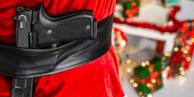 Zu schnell unterwegs: Polizei stoppt bewaffneten "Santa Claus"