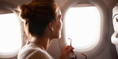 Kaum jemand weiß es: Deshalb ist Sonnencreme im Flugzeug ein Muss!