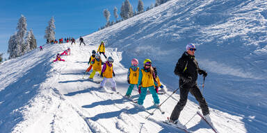 Schul-Skikurse immer teurer: Lehrer fordern Entlastung f&uuml;r Eltern
