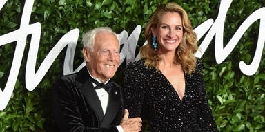 Giorgio Armani mit Langzeit-Muse Julia Roberts bei den Fashion Awards 2019 