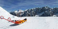 Rettungsschlitten auf Skipiste