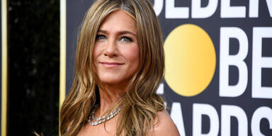 Auf dieses Hausmittel schwört Jennifer Aniston für einen flachen Bauch