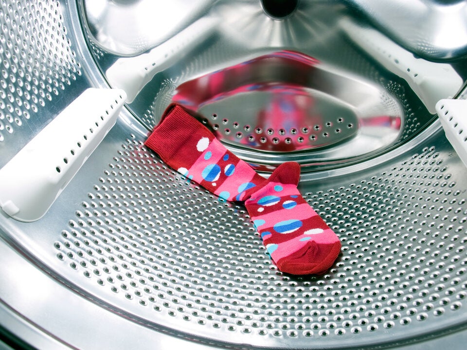 Mysterium: Darum verschwinden Socken in der Waschmaschine