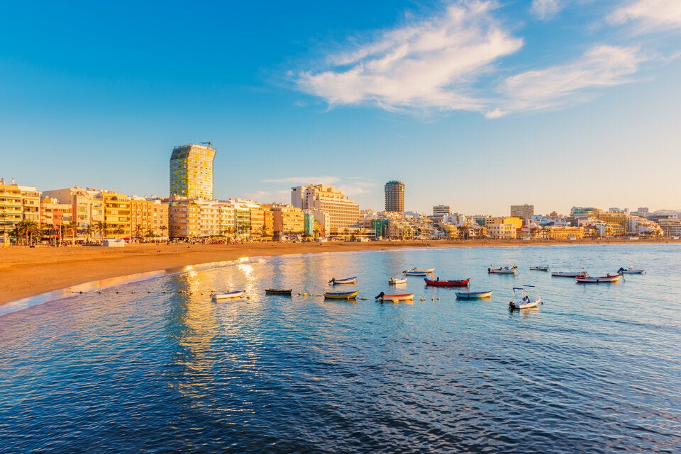 Der Playa de Las Canteras gilt als der günstigste Strand Europas