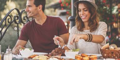 Zwei Partyg&auml;ste