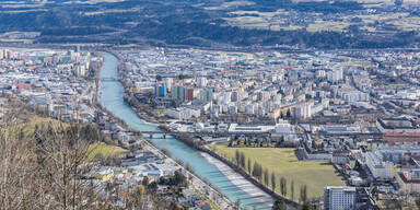 Gro&szlig;einsatz: Dann fischte Rettung Ball aus dem Inn