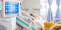 Intensivstation: Patient an Beatmungsgerät