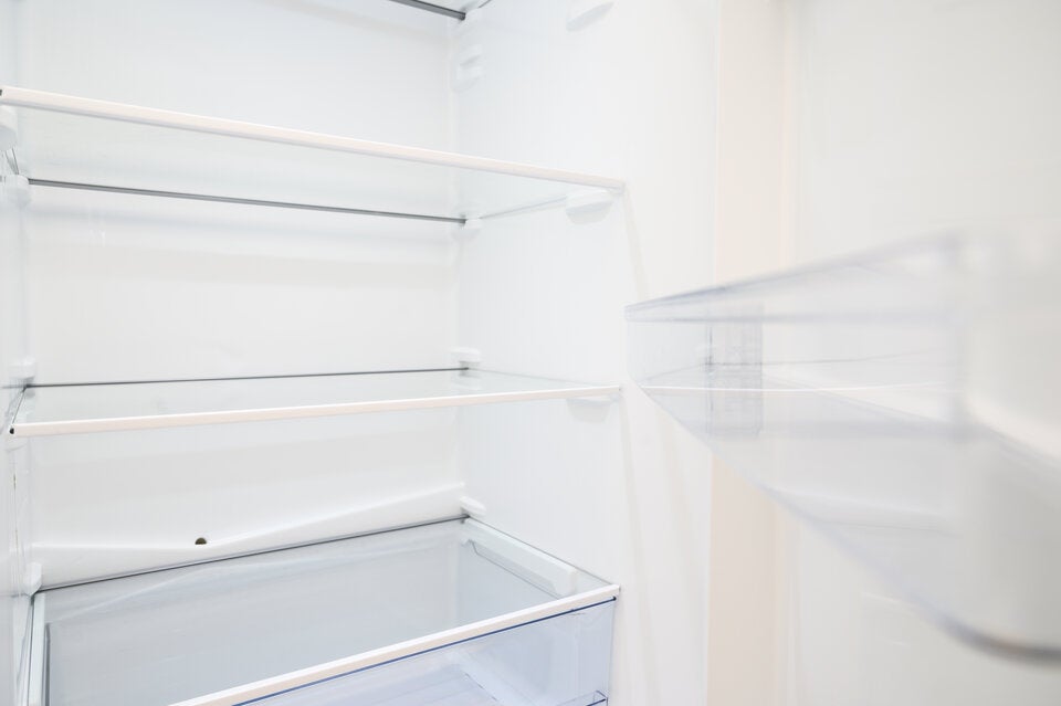 Weiß kaum jemand: Wozu ist das Loch im Kühlschrank eigentlich gut?
