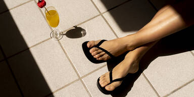 Achtung: So gefährlich sind Flip Flops für unsere Füße