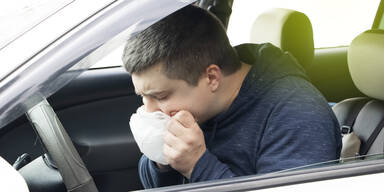 Hustenanfall Autofahrer