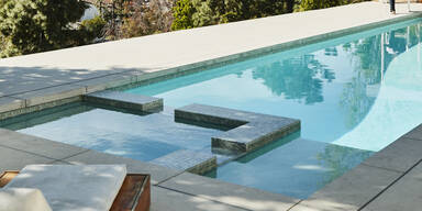 M&auml;dchen (1) nach Sturz in Pool reanimiert