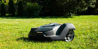 Baby von Rasenm&auml;her-Roboter &uuml;berfahren und verletzt