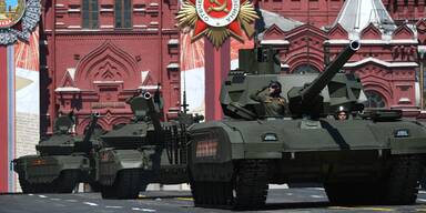 Putin zittert vor Angriff auf seine Protz-Parade