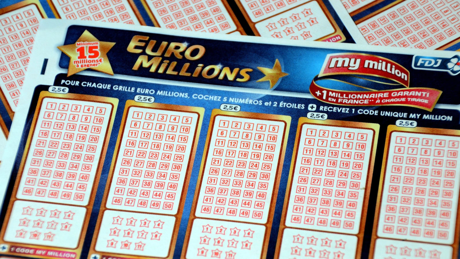 21 Freunde gewinnen Jackpot von rund 123 Mio. Euro Kép