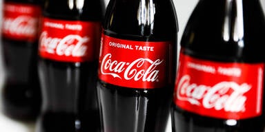 Coca-Cola steigerte Umsatz im Schlussquartal 2021 kr&auml;ftig