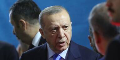 Erdogan bei einer Pressekonferenz in Teheran, Iran