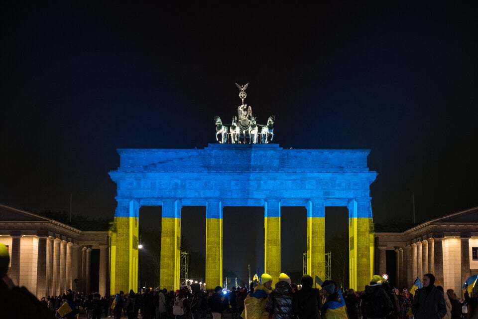 Brandenburger Tor in blau und gelb
