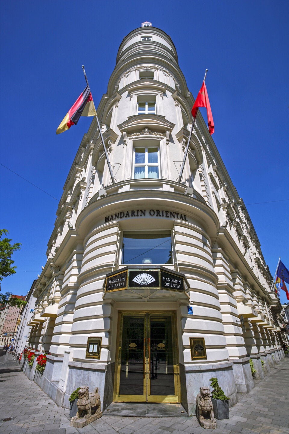 Die 101 besten Hotels: Schweiz, Österreich, Deutschland & Südtirol 2025