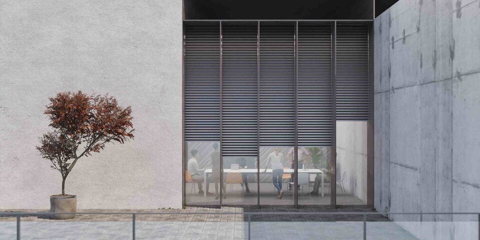 Büro von außen mit Jalousien