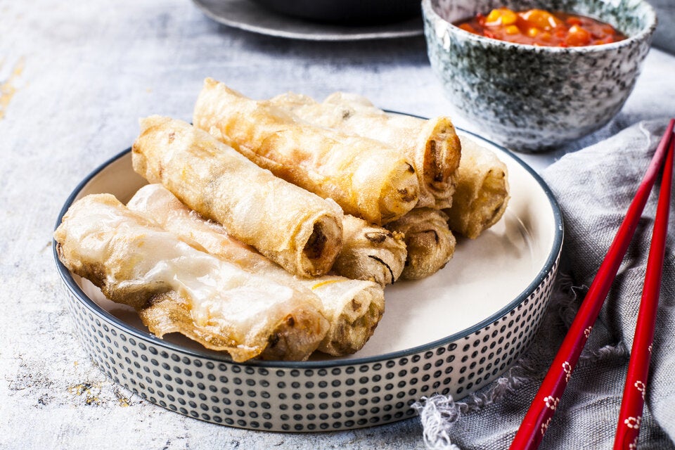 Asiatische Gerichte: Wie Sie Frühlingsrollen, Dumplings und Co. zubereiten