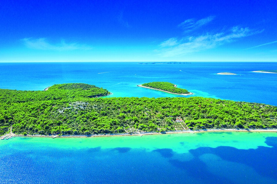 Kvarner Bucht. Interessante geologische Formationen sind Anziehungspunkt für Taucher in dieser Region. 