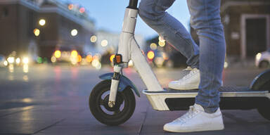 &uuml;berfall e-scooter