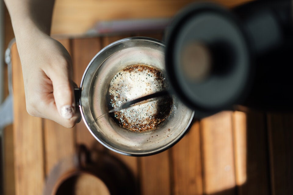 Trick kennt kaum jemand & spart Geld: So wird Ihr Kaffee noch stärker!