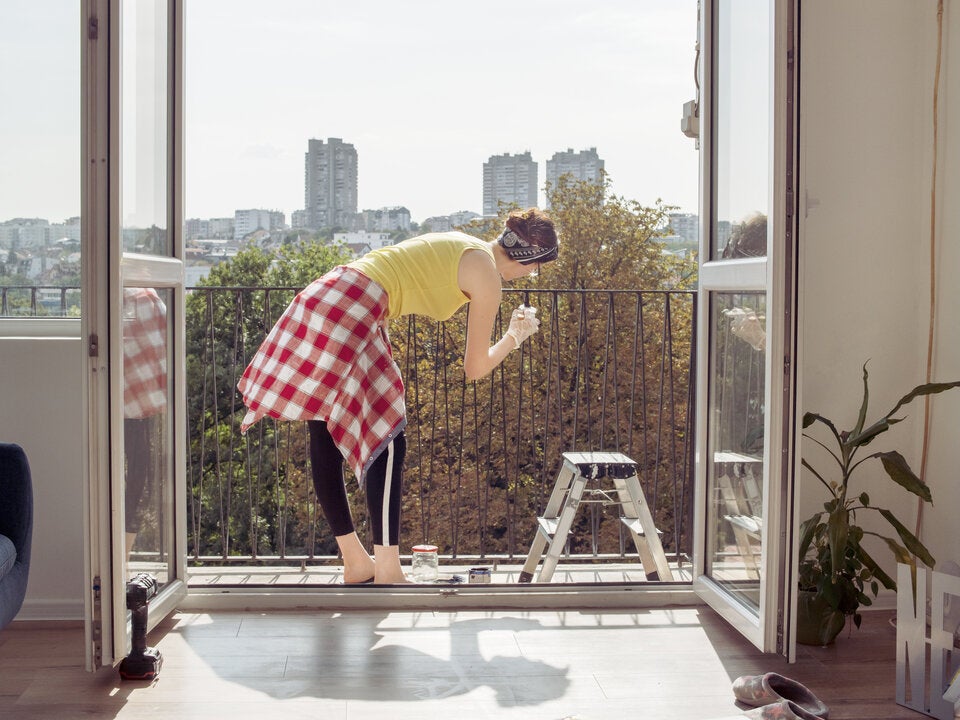 Balkon & Terrasse frühlingsfit machen: So vertreiben Sie den Winter-Dreck im Nu