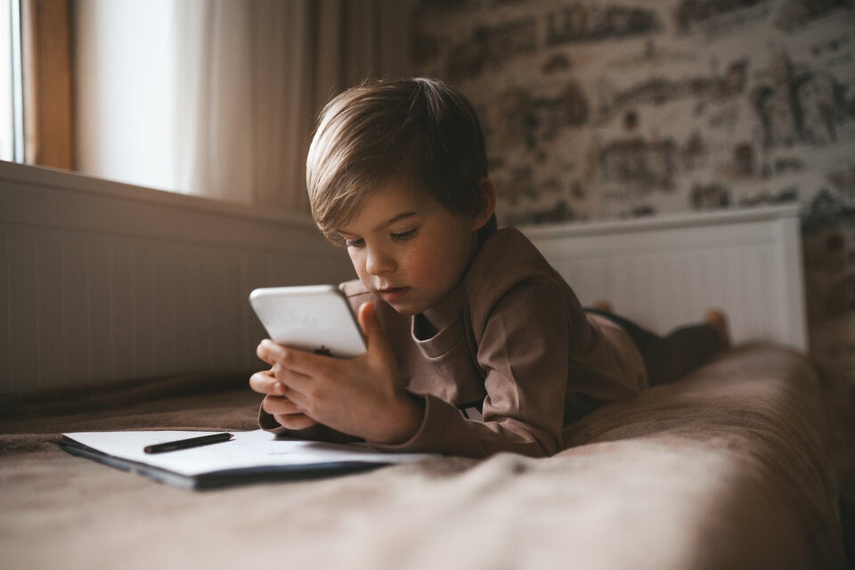 Jede Stunde zählt! Bildschirmzeit bei Kindern wirkt sich negativ auf Herz aus