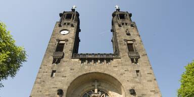 Ber&uuml;hmte Kirche zerbr&ouml;ckelt wegen Lkw-Verkehr