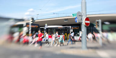 &Ouml;ffis Wien Haltestelle