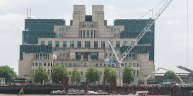 Wie bei James Bond: Frau übernimmt  Briten-Geheimdienst