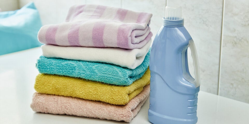 Mit diesen Tricks werden harte Handtücher wieder weich