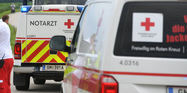 Autolenker fuhr Motorrad an und flüchtete