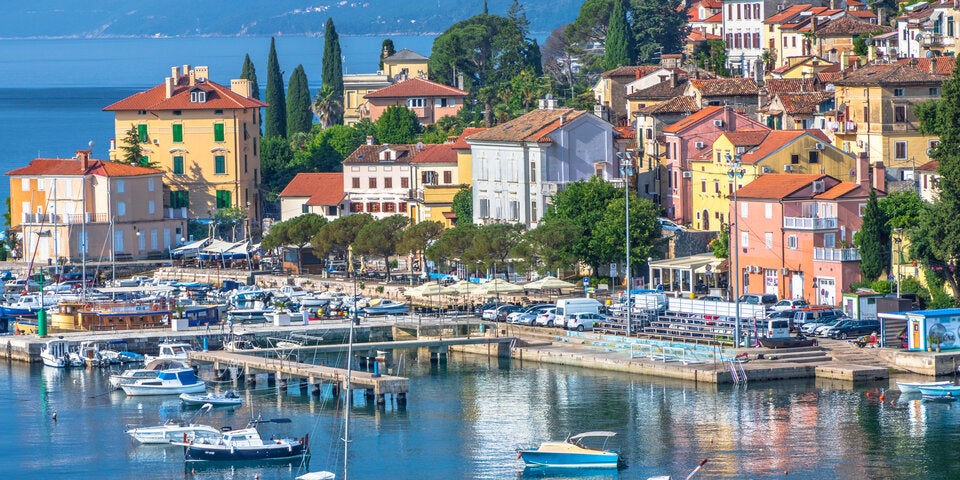 Das Mädchen mit der Möwe ist Landmark der Stadt Opatija. 